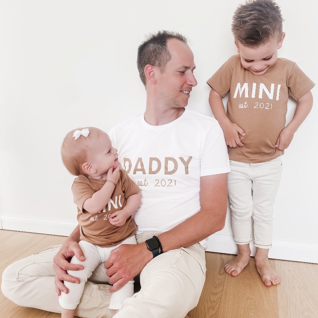 Twinning Twin Set vaderdagcadeau kerstcadeau sinterklaascadeau kado voor papa vader matchen met kind zwangerschapsaankondiging vader en zoon papa en dochter uniek vaderdag kado boefjes en bijtjes