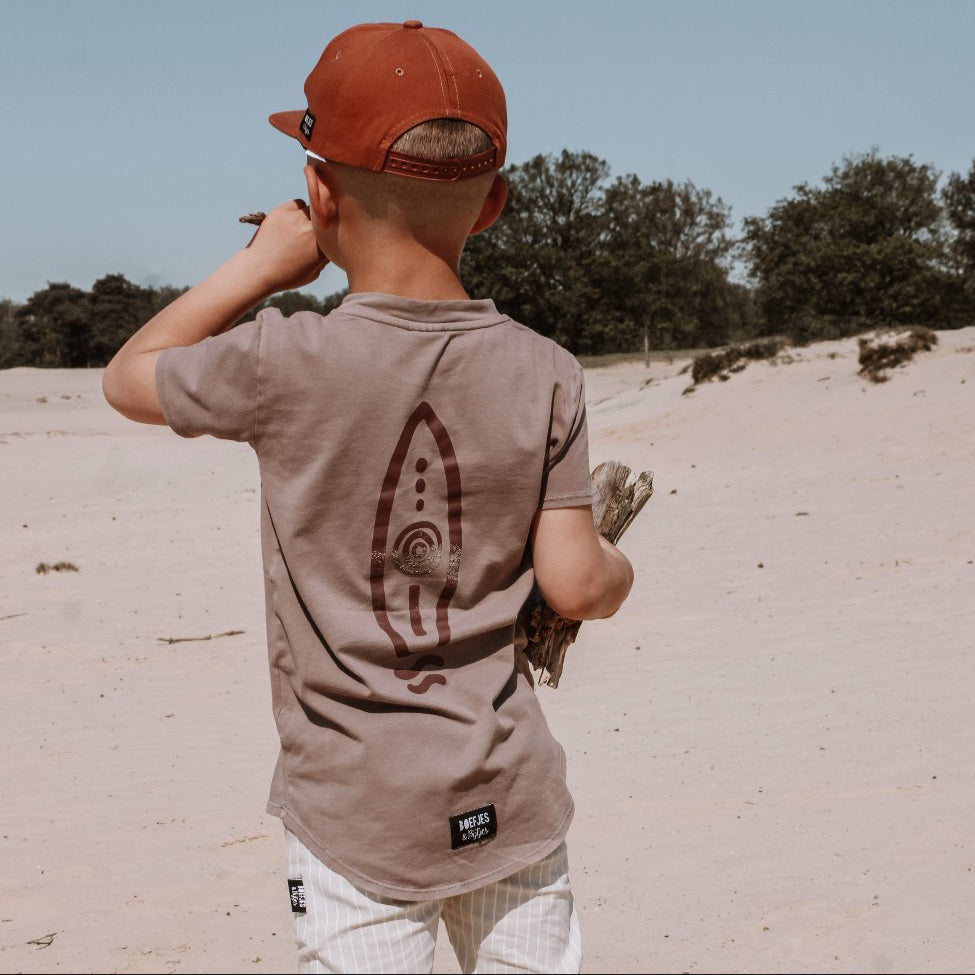 Surf shirt met print op de rug. Rugprint. Beachy uniek surfshirt surfkleding. Zomerkleding winterkleding jongens
