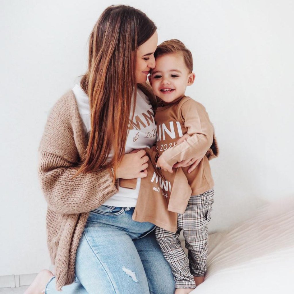 Twinning Twin Set moederdagcadeau kerstcadeau sinterklaascadeau kado voor mama moeder matchen met kind zwangerschapsaankondiging mama en zoon moeder en dochter uniek moederdag kado boefjes en bijtjes