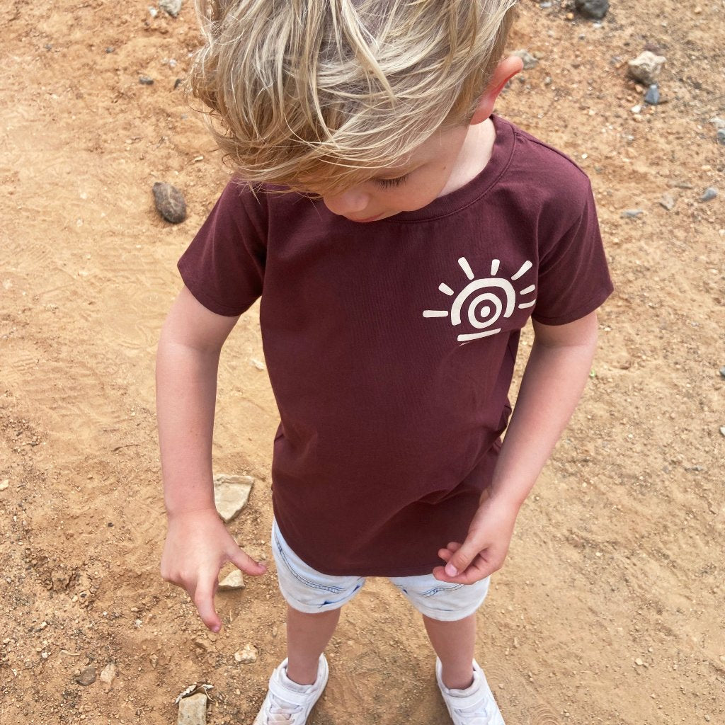 Surf shirt met print op de rug. Rugprint. Beachy uniek surfshirt surfkleding. Zomerkleding winterkleding jongens