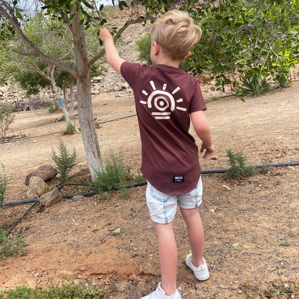 Surf shirt met print op de rug. Rugprint. Beachy uniek surfshirt surfkleding. Zomerkleding winterkleding jongens