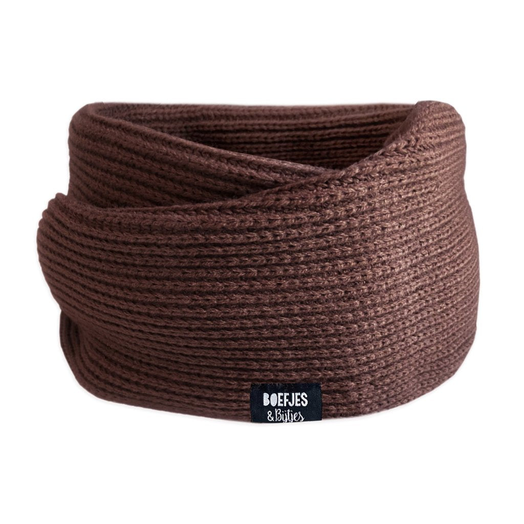 Gebreide colsjaal sjaal kindersjaal naturel zand taupe bruin groen legergroen army. Toffe grote sjaal voor kinderen. Warme colsjaal lifehack knitted knitwear beanie muts winterkleding winteroutfit boefjes en bijtjes