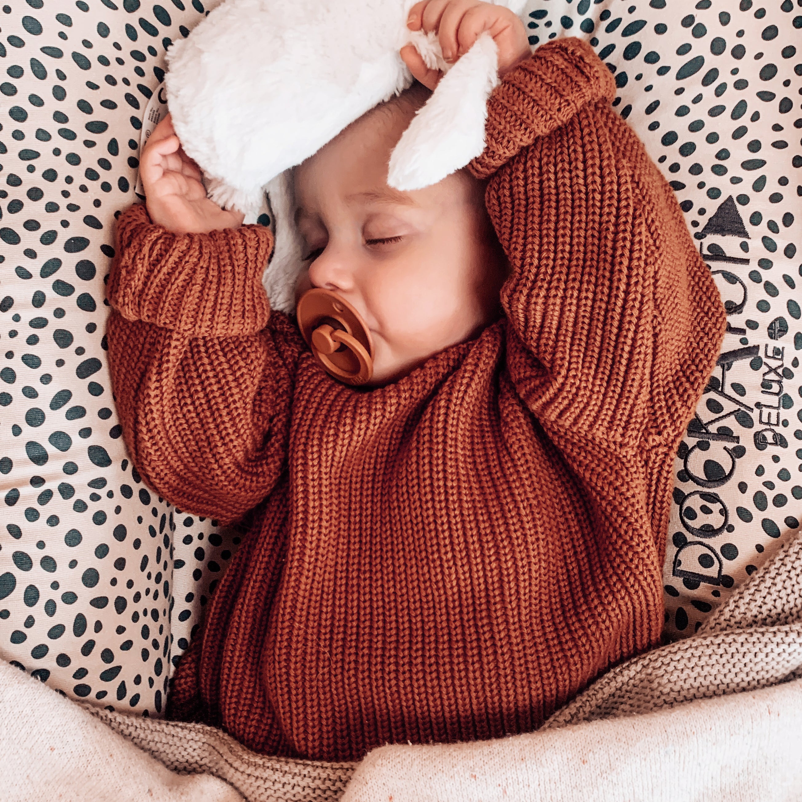 Knitted Sweater - Caramel
