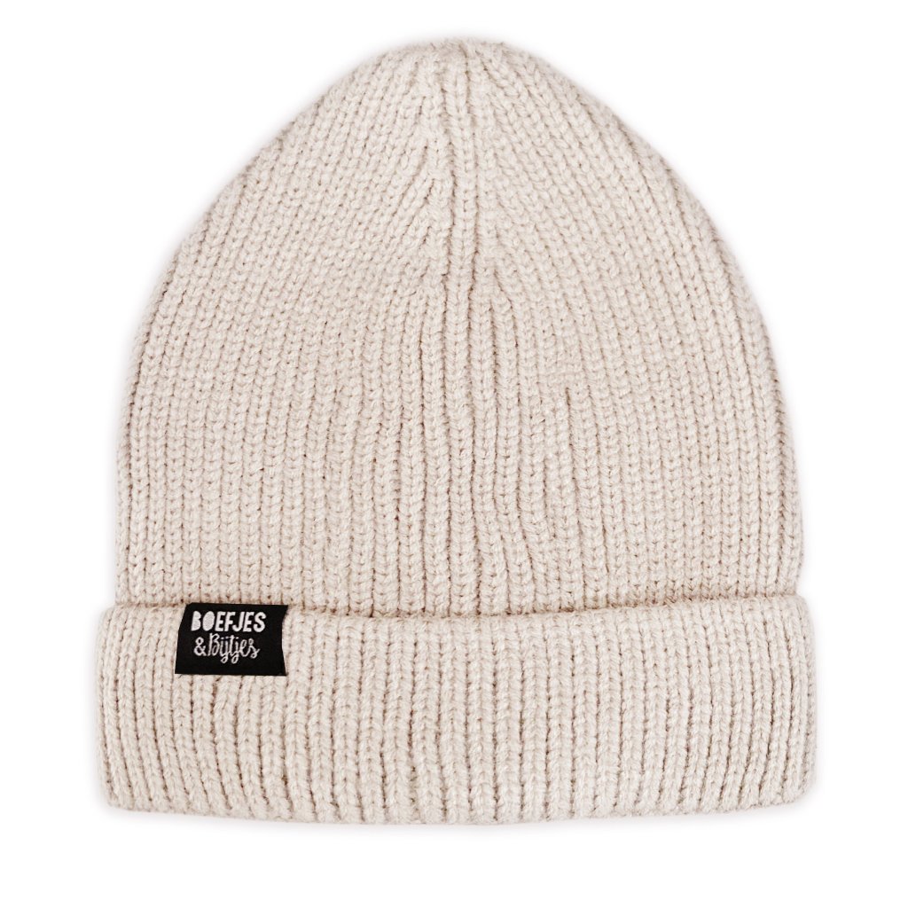 Gebreide muts beanie sjaal kindersjaal kindermuts naturel zand taupe bruin groen legergroen army. Toffe grote muts voor kinderen. Warme colsjaal lifehack knitted knitwear beanie muts winterkleding winteroutfit boefjes en bijtjes