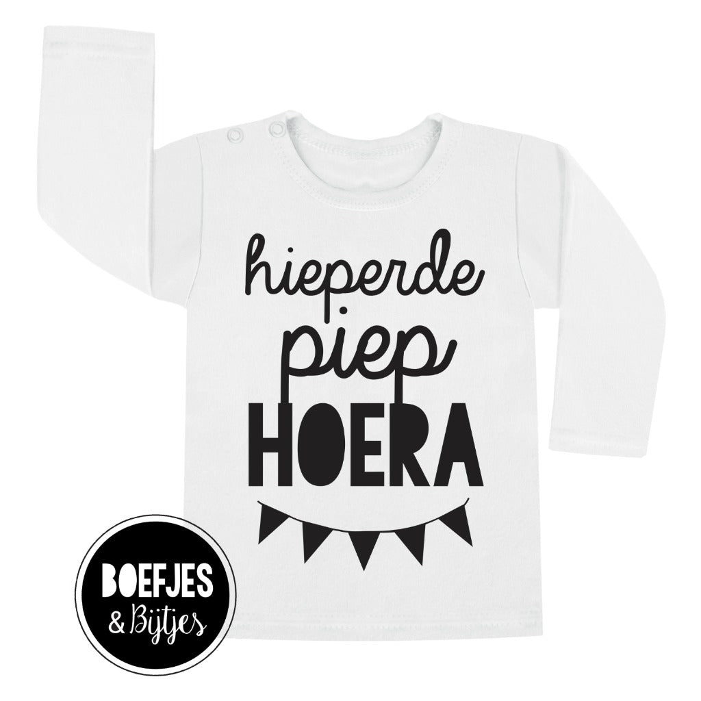 Verjaardag shirtje met eigen naam en leeftijd. Gepersonaliseerd kindershirtje hieperdepiep hoera