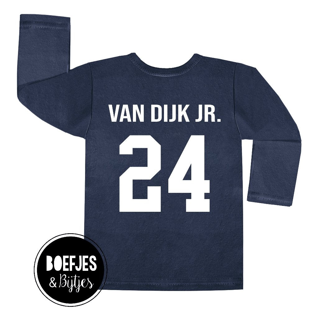 Gepersonaliseerde shirt met eigen naam en rugnummer!
Twinnen met Papa of Mama
(of opa, oma, oom, tante, voogd, bonuspapa)
Cadeautip, verjaardagscadeau, kraamcadeau, vaderdag cadeau, moederdag cadeau, kerstcadeau of sinterklaascadeau