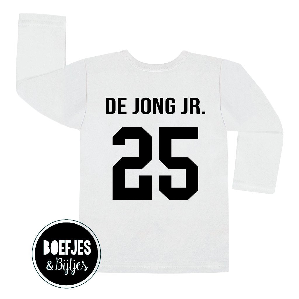 Gepersonaliseerde shirt met eigen naam en rugnummer!
Twinnen met Papa of Mama
(of opa, oma, oom, tante, voogd, bonuspapa)
Cadeautip, verjaardagscadeau, kraamcadeau, vaderdag cadeau, moederdag cadeau, kerstcadeau of sinterklaascadeau
